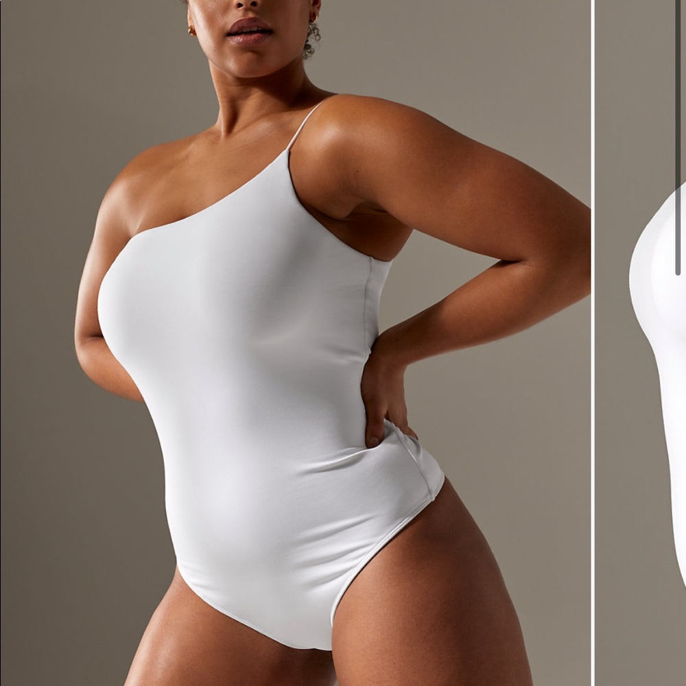 Aritzia Babaton one shouldered bodysuit